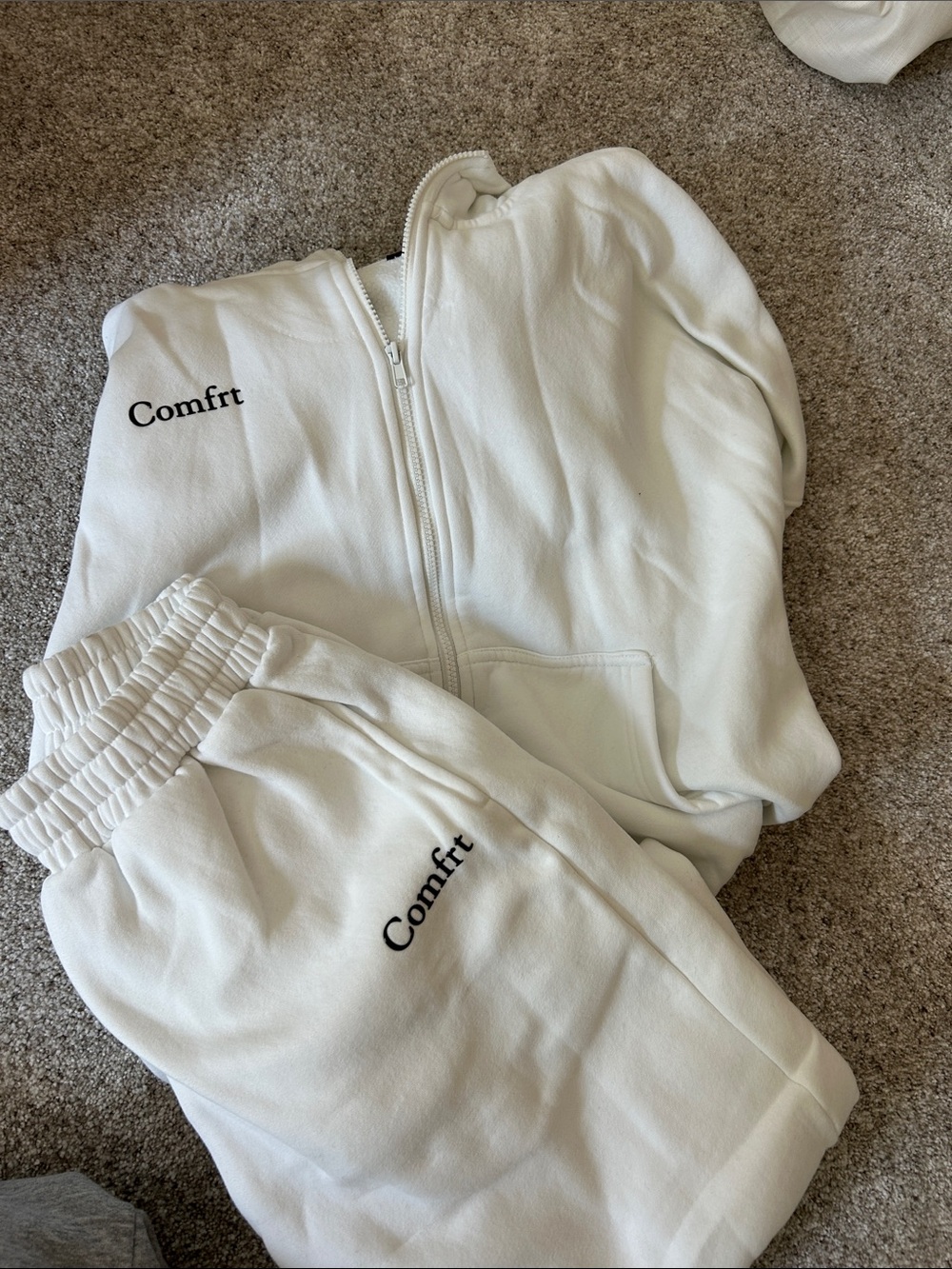 Comfrt White Lounge Set
